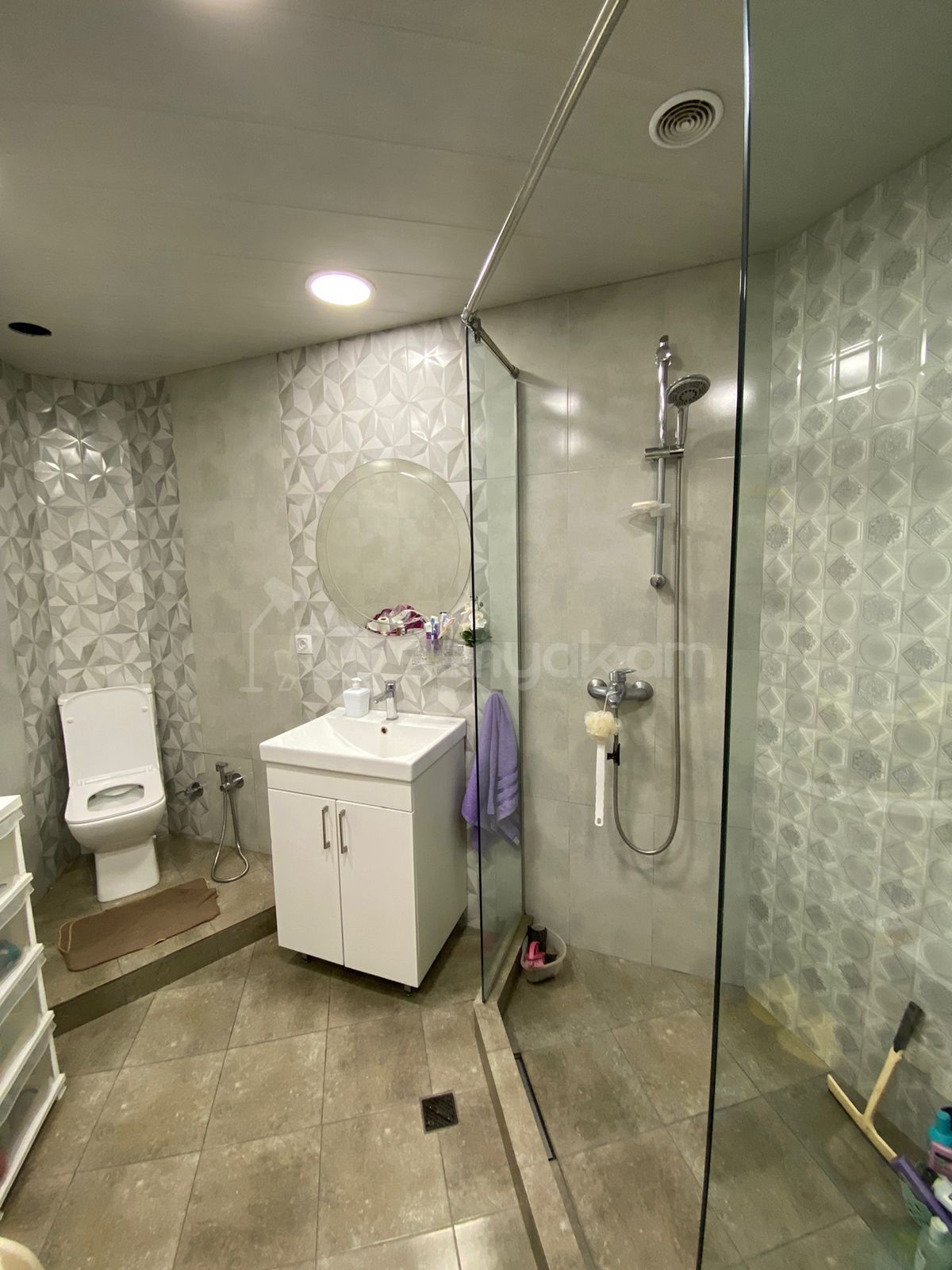 3 Սենյականոց Բնակարան, 75քմ, 1/16 հարկ, Նորմալ Վիճակում