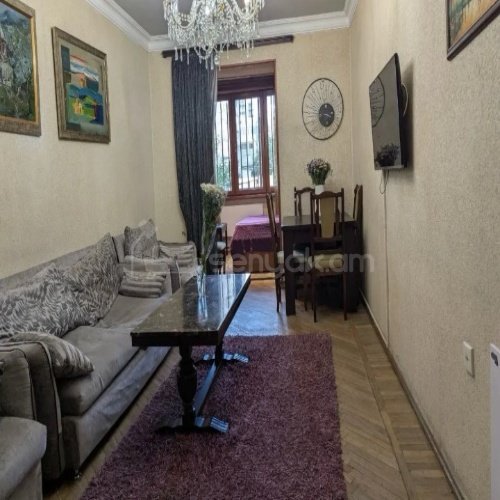 3 Սենյականոց Բնակարան Քարե Շենքում, 60քմ, 2/5 հարկ, Կապիտալ Վերանորոգված, Կահավորված, Արևկող