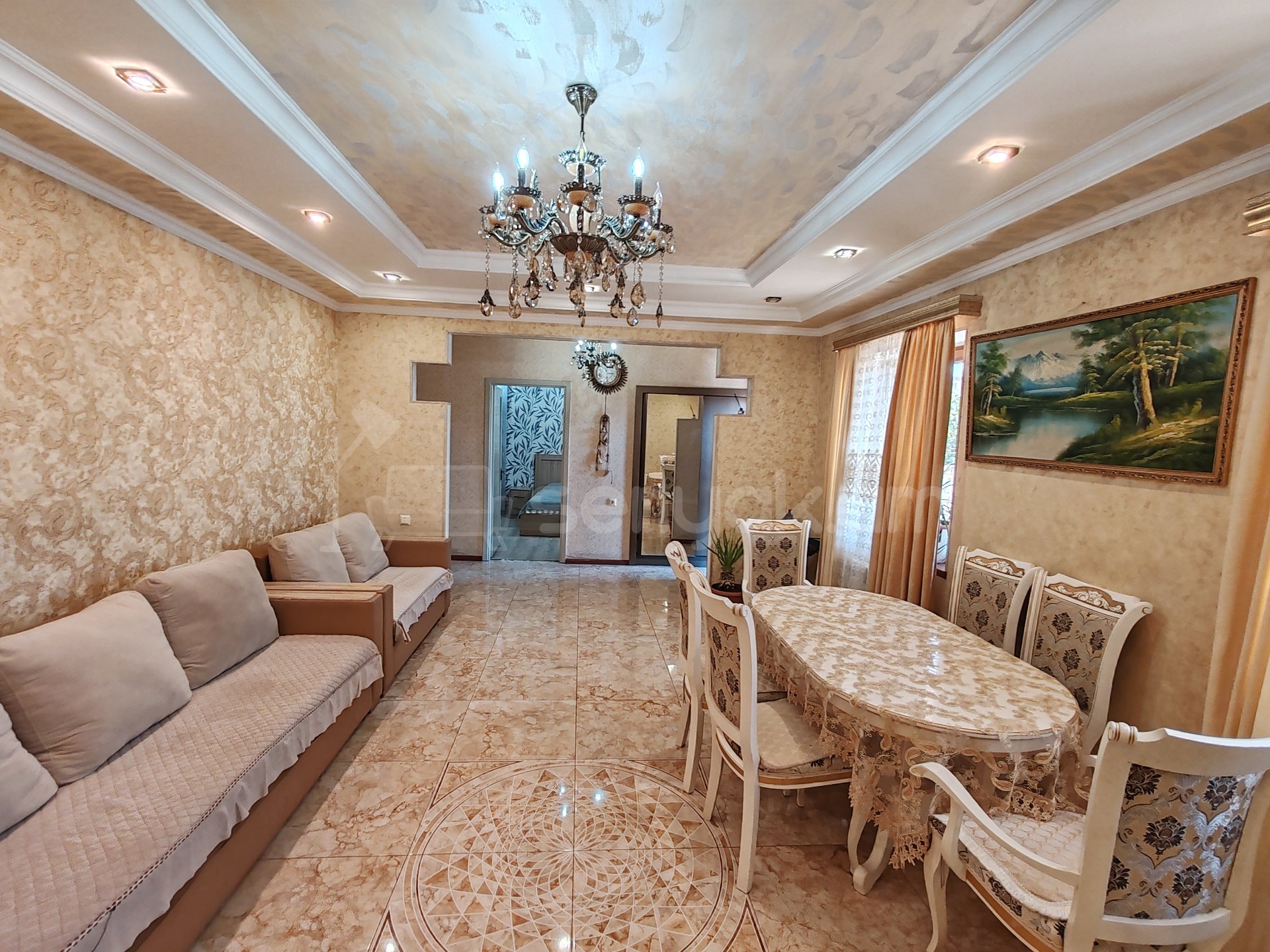 4 Սենյականոց Բնակարան Քարե Շենքում, 100քմ, 1/2 հարկ, Դիզայներական Վերանորոգված, Կահավորված