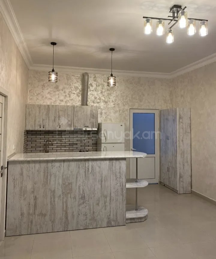 3 Սենյականոց Բնակարան Քարե Շենքում, 67քմ, 2/2 հարկ, Կապիտալ Վերանորոգված, Կահավորված, Արևկող