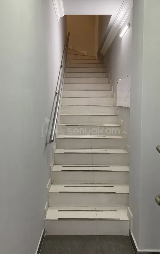 3 Սենյականոց Բնակարան Քարե Շենքում, 67քմ, 2/2 հարկ, Կապիտալ Վերանորոգված, Կահավորված, Արևկող