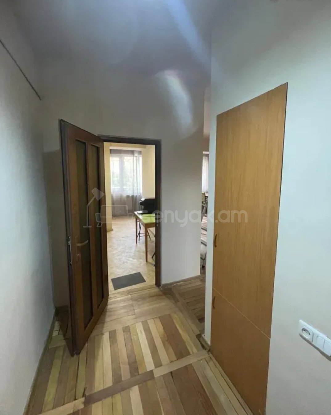 2 Սենյականոց Բնակարան Քարե Շենքում, 45քմ, 2/5 հարկ, Նորմալ Վիճակում, Կահավորված, Արևկող