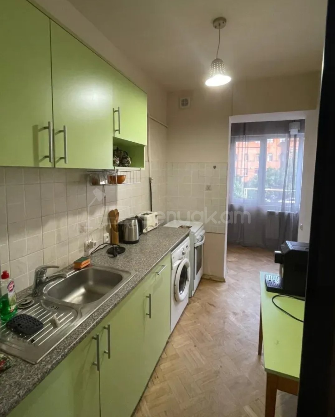 2 Սենյականոց Բնակարան Քարե Շենքում, 45քմ, 2/5 հարկ, Նորմալ Վիճակում, Կահավորված, Արևկող