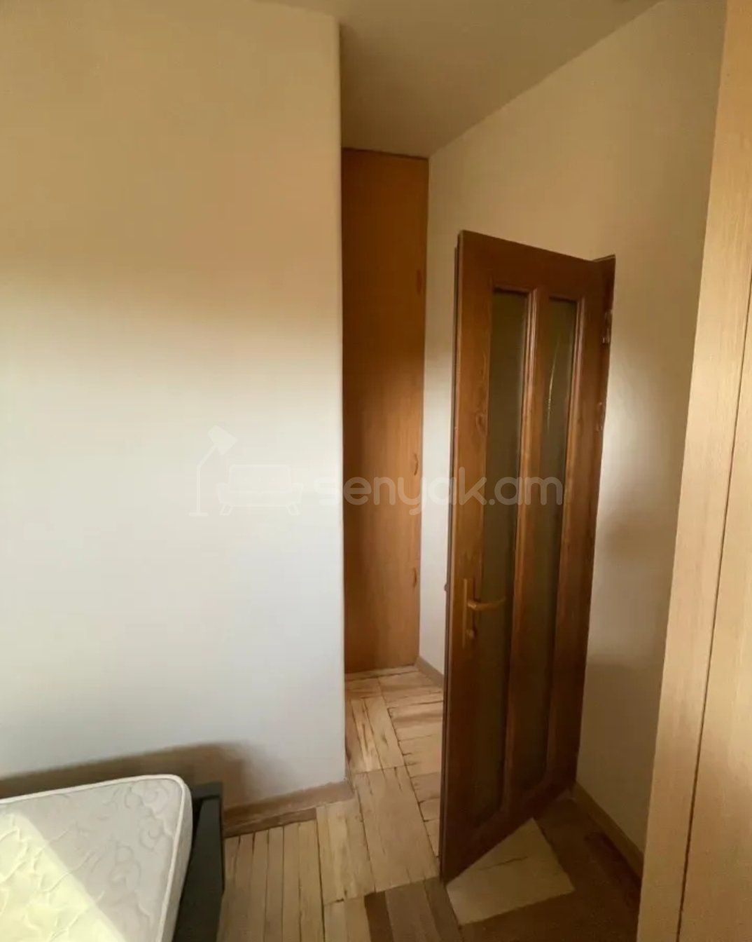 2 Սենյականոց Բնակարան Քարե Շենքում, 45քմ, 2/5 հարկ, Նորմալ Վիճակում, Կահավորված, Արևկող