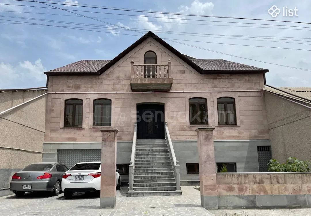 4 Սենյականոց Շքեղ Առանձնատուն, 340քմ, Լողավազանով, Ավտոտնակով