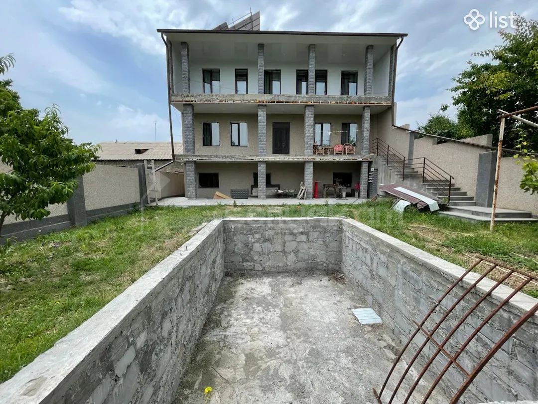 4 Սենյականոց Շքեղ Առանձնատուն, 340քմ, Լողավազանով, Ավտոտնակով
