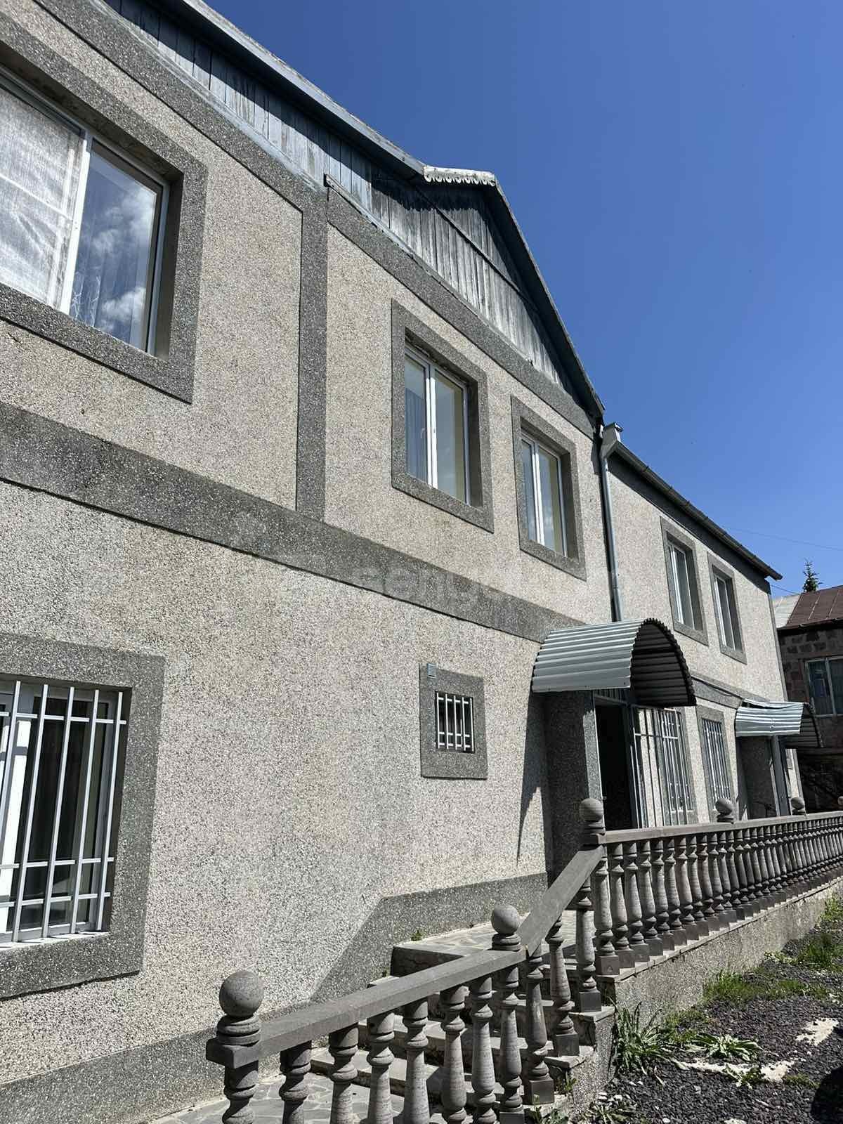 4 Սենյականոց Սեփական Տուն, 240քմ, Կապիտալ Վերանորոգված
