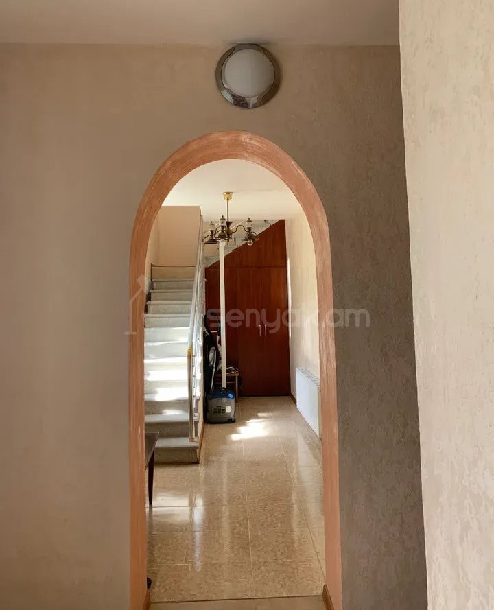 6 Սենյականոց Սեփական Տուն, 140քմ, Կապիտալ Վերանորոգված
