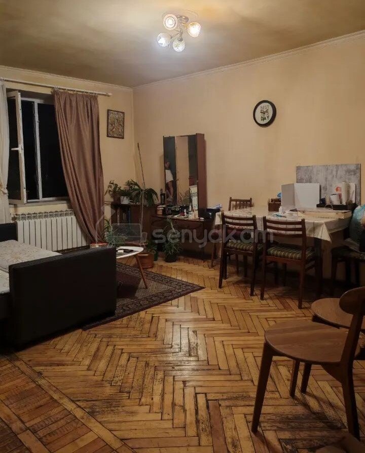 1 Սենյականոց Բնակարան Քարե Շենքում, 38քմ, 4/4 հարկ, Նորմալ Վիճակում