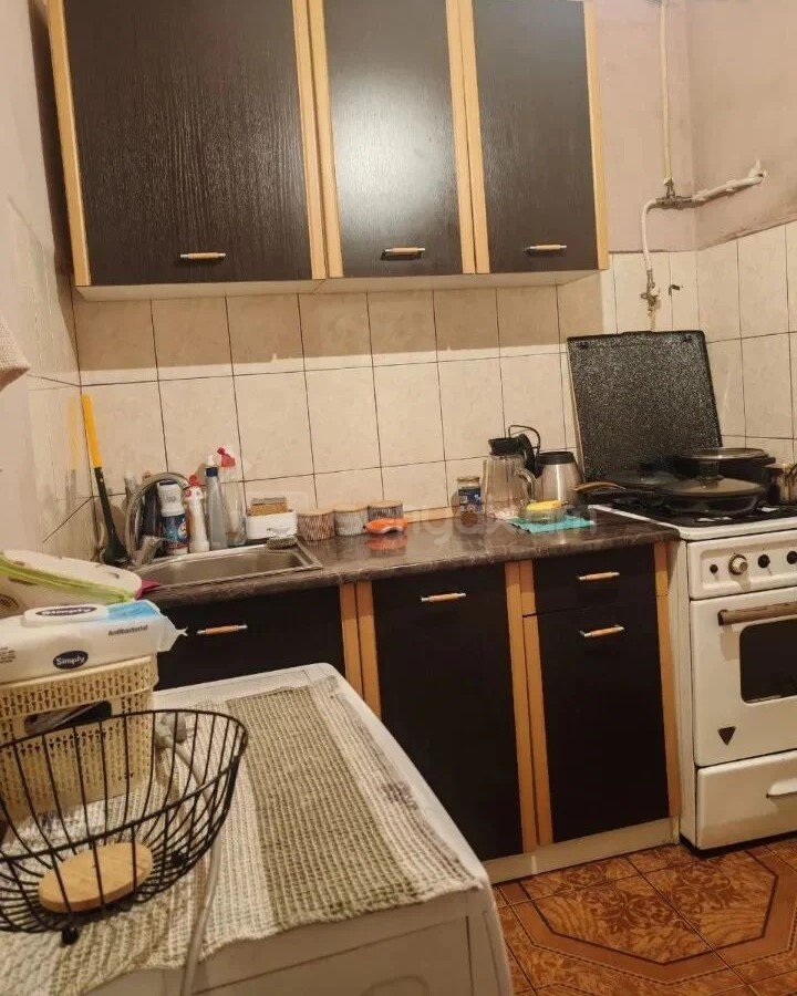 1 Սենյականոց Բնակարան Քարե Շենքում, 38քմ, 4/4 հարկ, Նորմալ Վիճակում