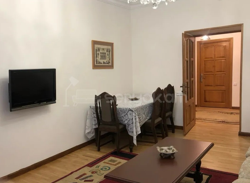 3 Սենյականոց Բնակարան Քարե Շենքում, 90քմ, 2/4 հարկ, Կապիտալ Վերանորոգված, Կահավորված