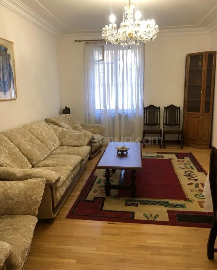 3 Սենյականոց Բնակարան Քարե Շենքում, 90քմ, 2/4 հարկ, Կապիտալ Վերանորոգված, Կահավորված