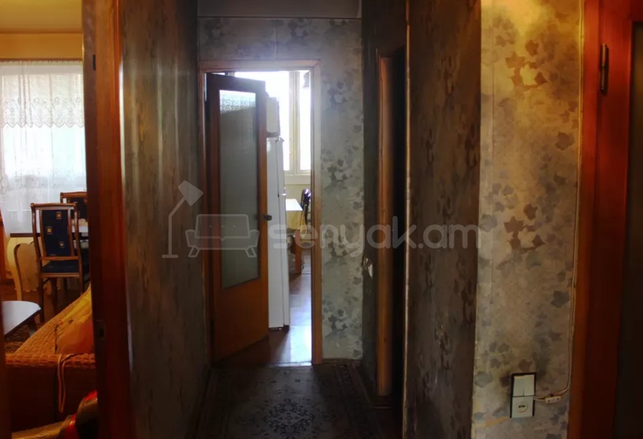 3 Սենյականոց Բնակարան, 100քմ, 5/9 հարկ, Պետական Վիճակում