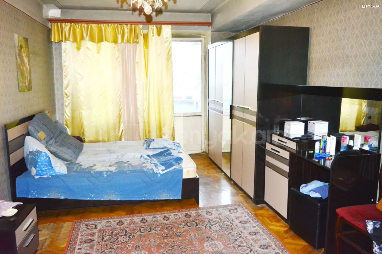 3 Սենյականոց Բնակարան, 100քմ, 5/9 հարկ, Պետական Վիճակում