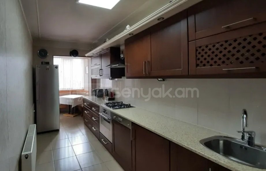 3 Սենյականոց Բնակարան, 100քմ, 2/9 հարկ, Կապիտալ Վերանորոգված