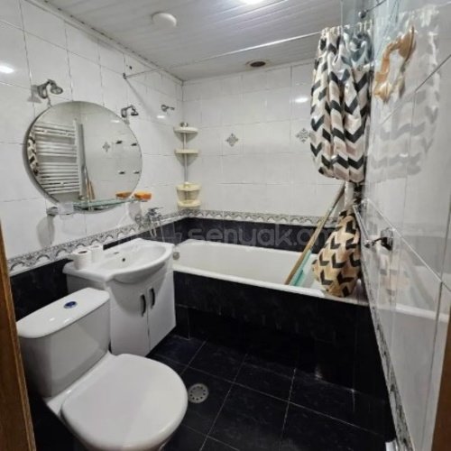 3 Սենյականոց Բնակարան Քարե Շենքում, 66քմ, 4/4 հարկ, Կապիտալ Վերանորոգված