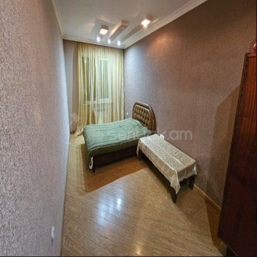 3 Սենյականոց Բնակարան Քարե Շենքում, 66քմ, 4/4 հարկ, Կապիտալ Վերանորոգված