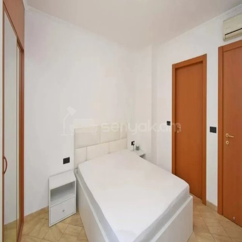 3 Սենյականոց Բնակարան Քարե Շենքում, 92քմ, 5/5 հարկ, Կապիտալ Վերանորոգված, Կահավորված, Արևկող