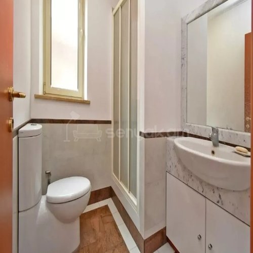 3 Սենյականոց Բնակարան Քարե Շենքում, 92քմ, 5/5 հարկ, Կապիտալ Վերանորոգված, Կահավորված, Արևկող