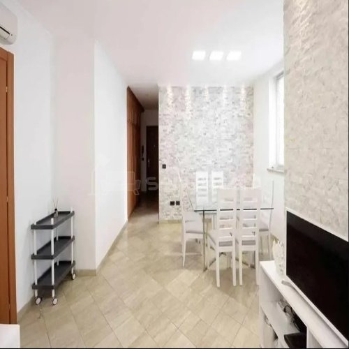 3 Սենյականոց Բնակարան Քարե Շենքում, 92քմ, 5/5 հարկ, Կապիտալ Վերանորոգված, Կահավորված, Արևկող