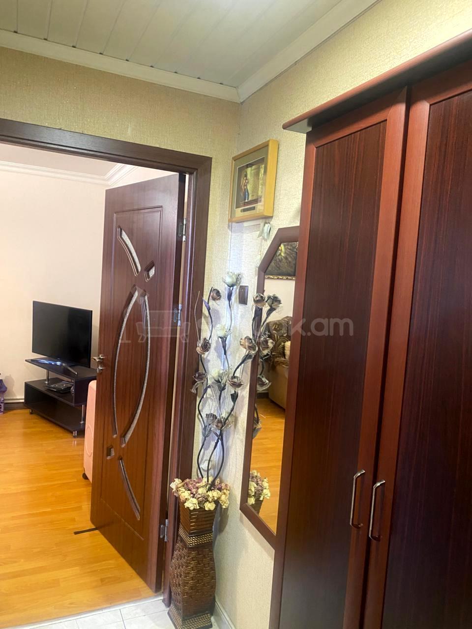 3 Սենյականոց Բնակարան, 55քմ, 2/4 հարկ, Նորմալ Վիճակում, Կահավորված