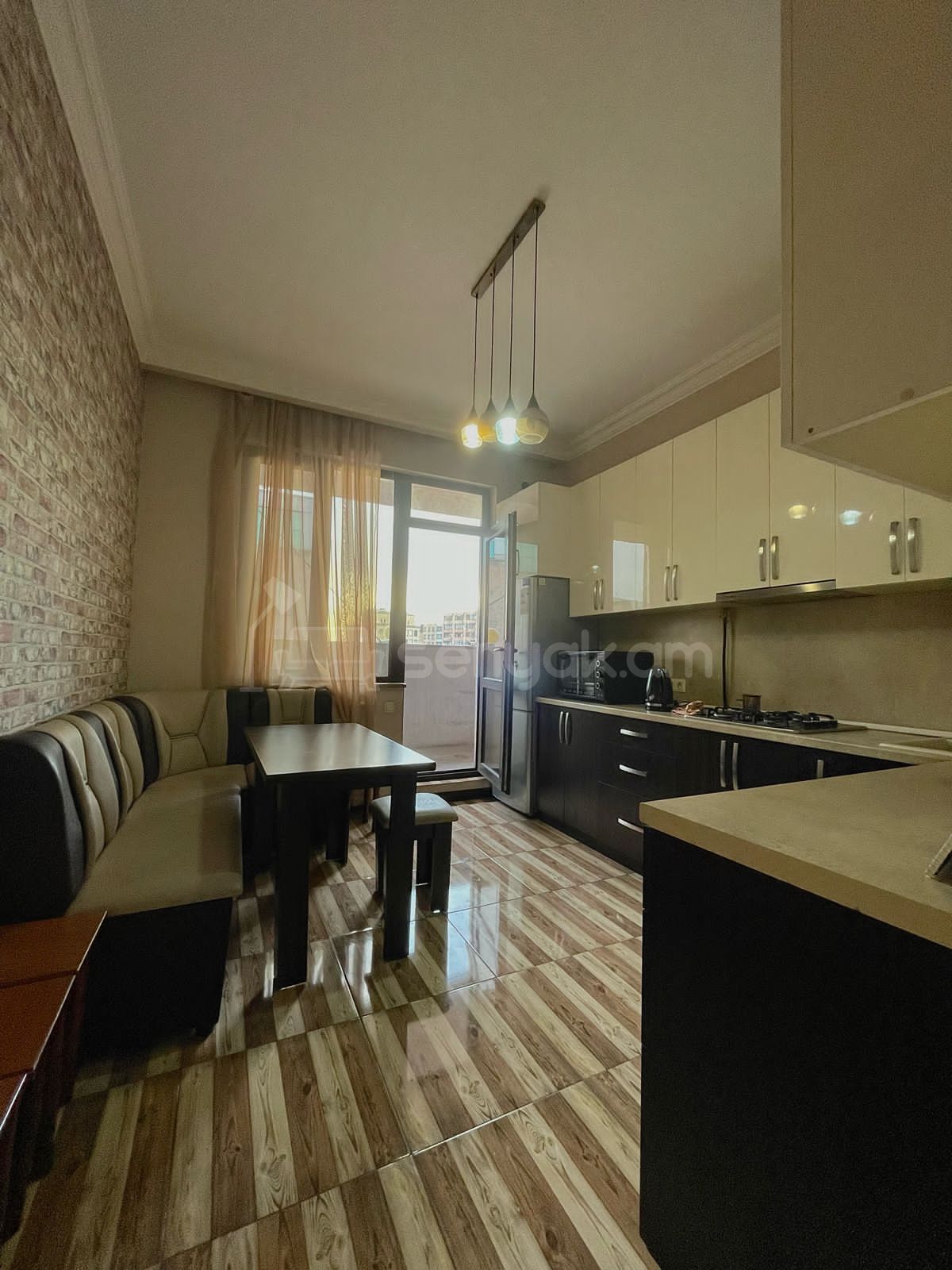 3 Սենյականոց Բնակարան, 90քմ, 5/5 հարկ, Կապիտալ Վերանորոգված