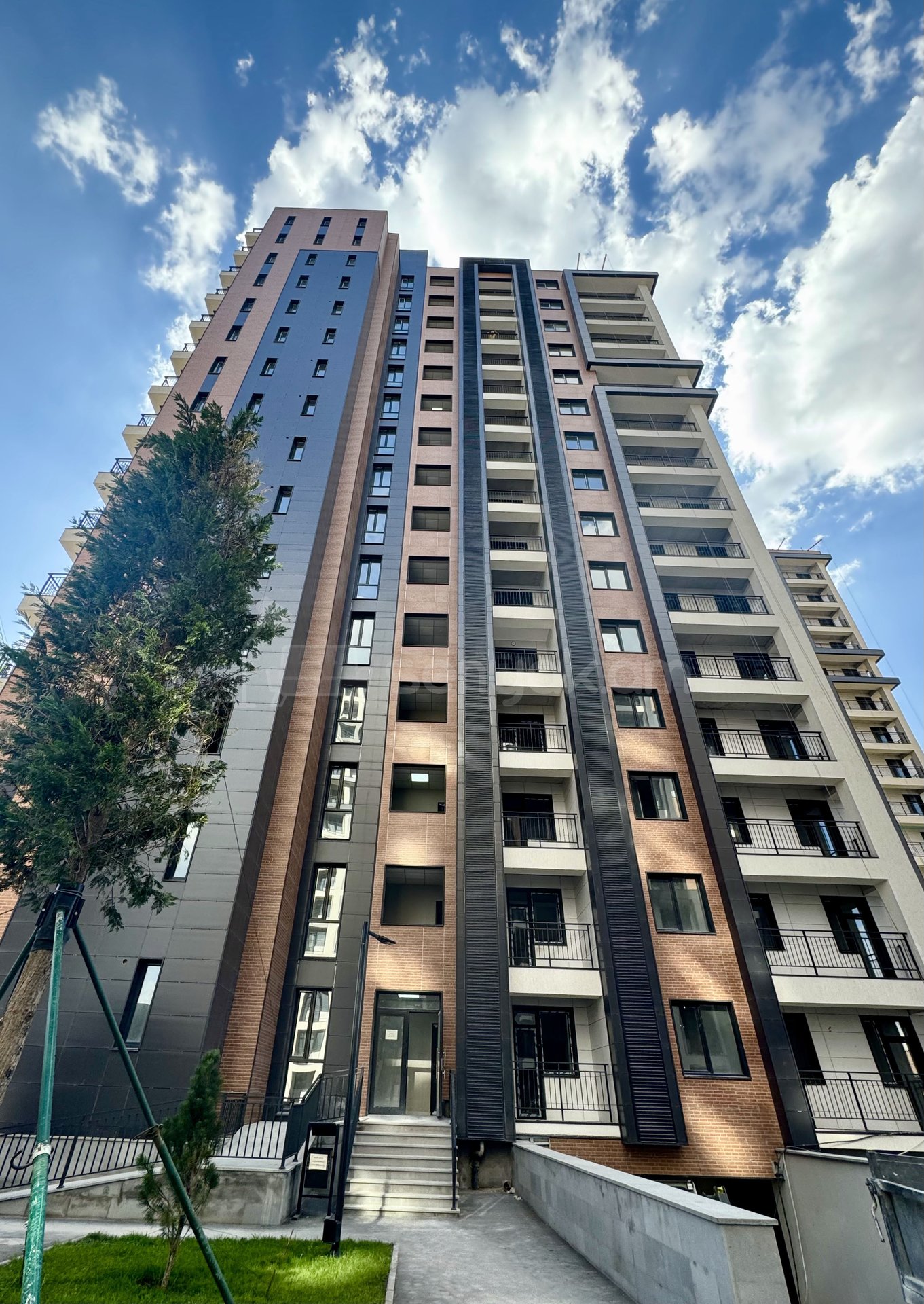 3 Սենյականոց Բնակարան Նորակառույցում, 76քմ, 1/15 հարկ, Զրոյական Վիճակում