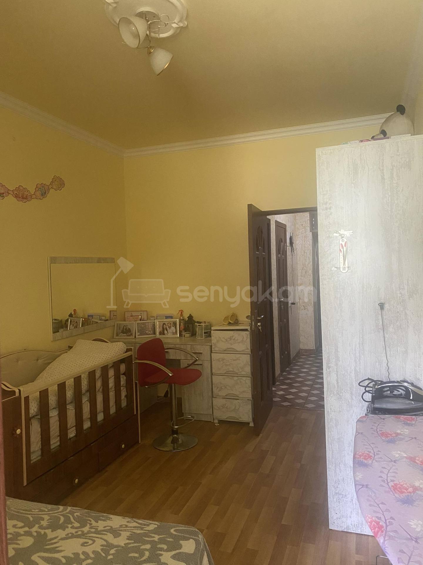 3 Սենյականոց Բնակարան Քարե Շենքում, 57քմ, 3/3 հարկ, Կապիտալ Վերանորոգված