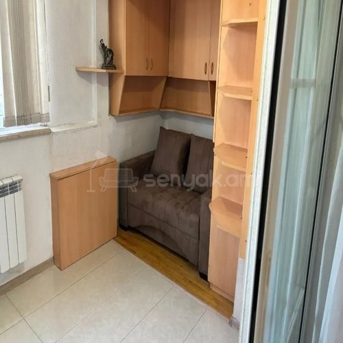 4 Սենյականոց Բնակարան Քարե Շենքում, 87քմ, 5/5 հարկ, Կապիտալ Վերանորոգված, Կահավորված, Արևկող