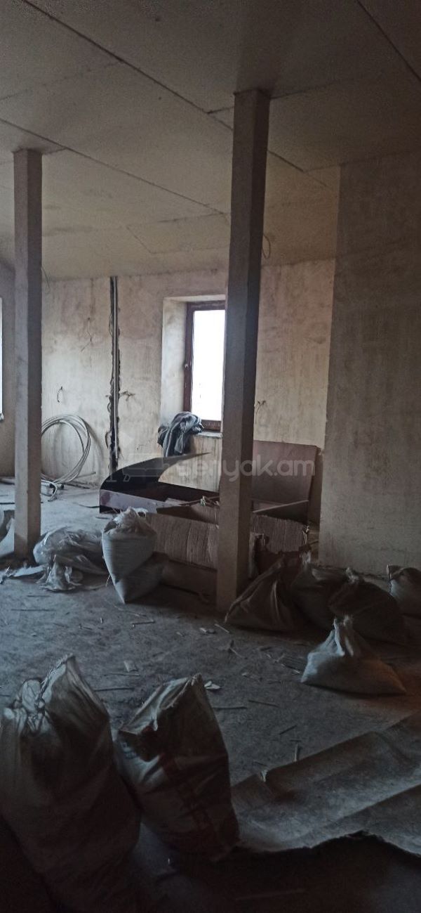 4 Սենյականոց Բնակարան Նորակառույցում, 145քմ, 8/8 հարկ, Զրոյական Վիճակում
