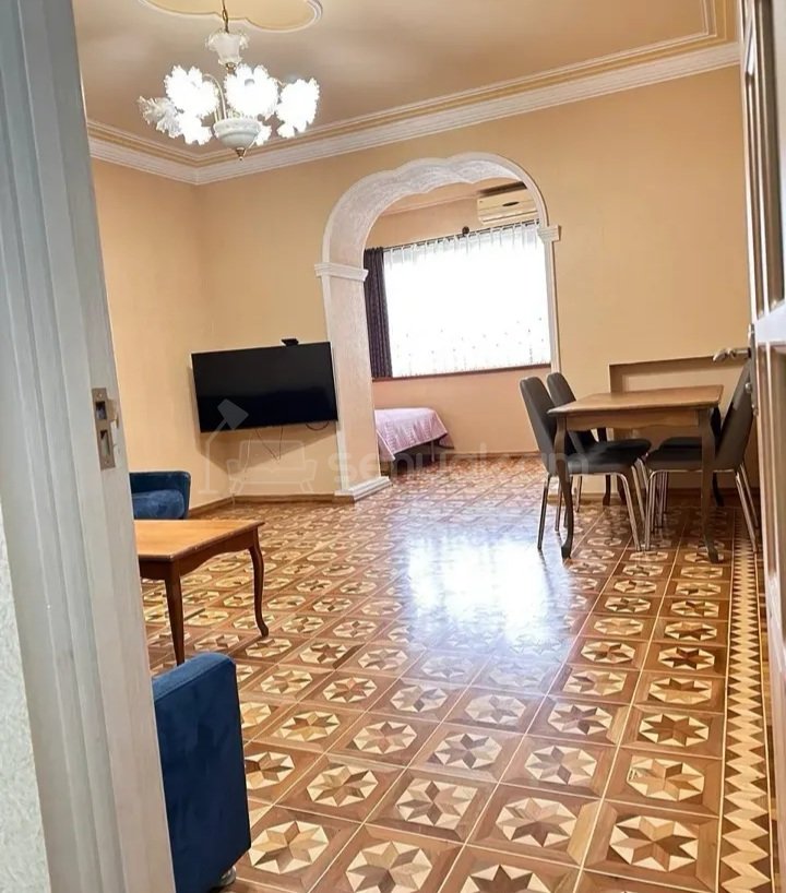 2 Սենյականոց Բնակարան Քարե Շենքում, 55քմ, 4/5 հարկ, Նորմալ Վիճակում, Կահավորված