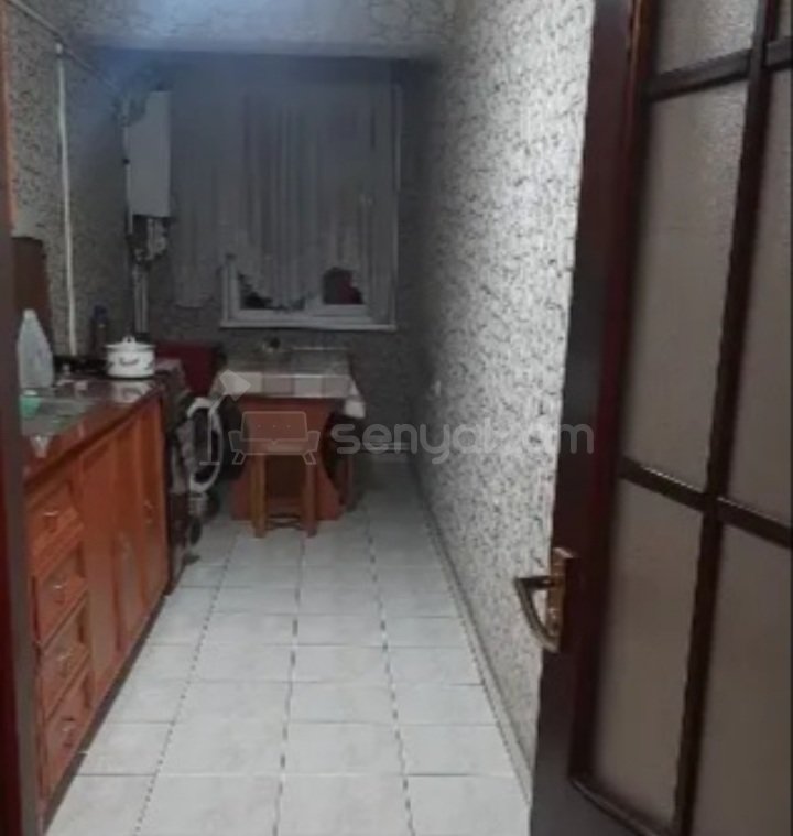 3 Սենյականոց Բնակարան Քարե Շենքում, 83քմ, 3/5 հարկ, Կոսմետիկ Վերանորոգված, Կահավորված