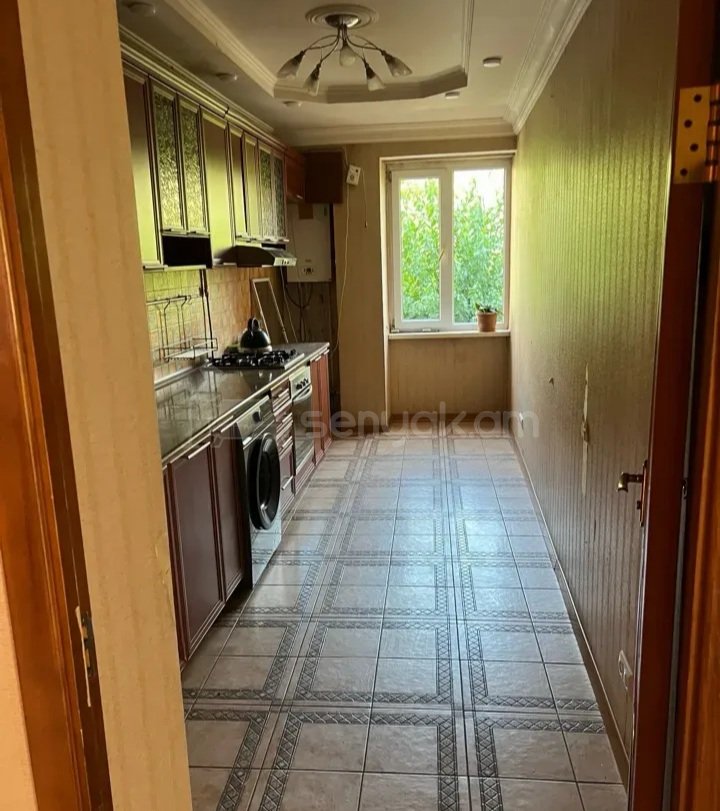 3 Սենյականոց Բնակարան, 98քմ, 3/9 հարկ, Կապիտալ Վերանորոգված, Մասամբ Կահավորված, Արևկող