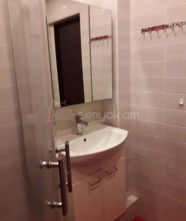 3 Սենյականոց Բնակարան, 50քմ, 1/4 հարկ, Կապիտալ Վերանորոգված, Կահավորված