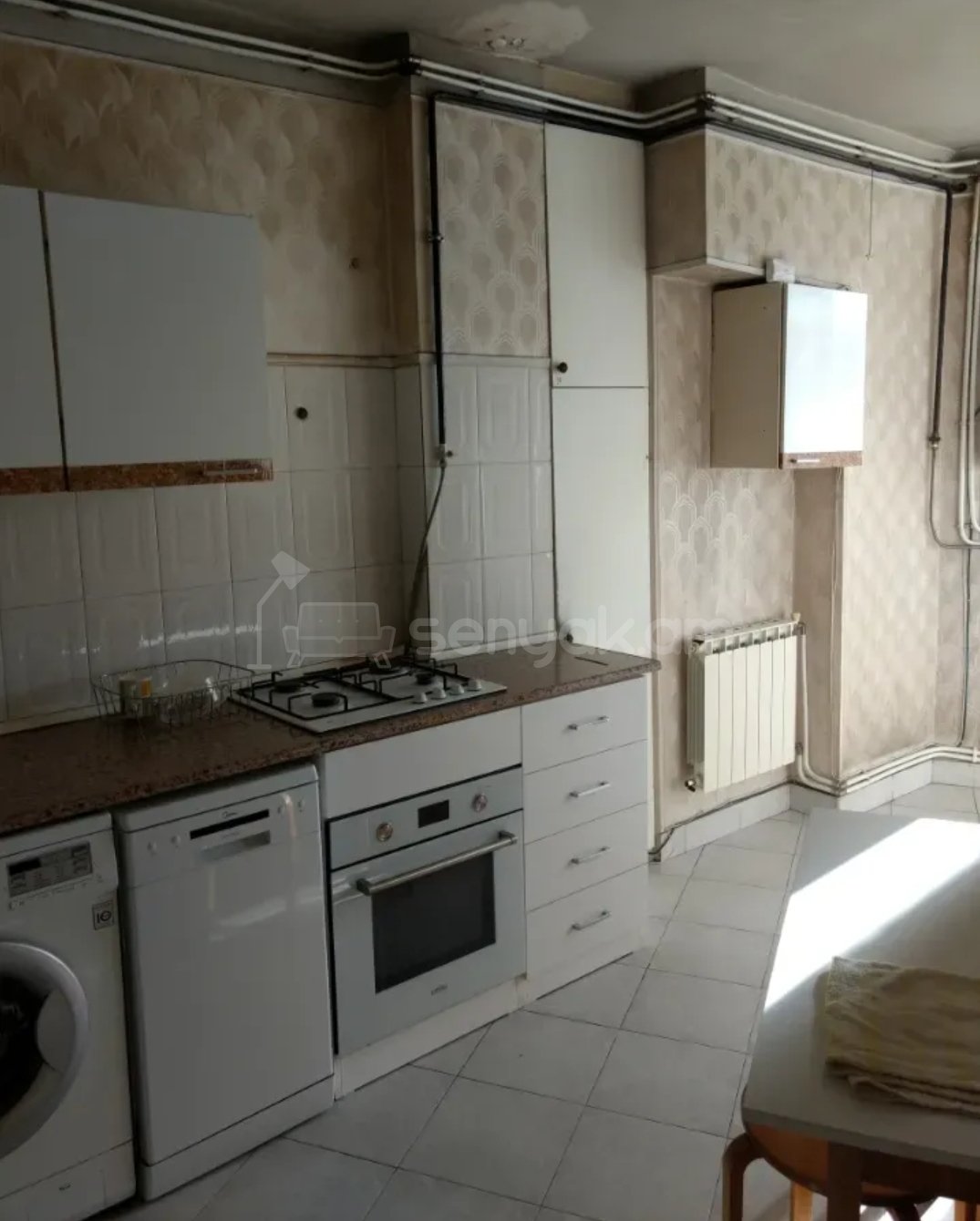 3 Սենյականոց Բնակարան, 90քմ, 5/16 հարկ, Պետական Վիճակում