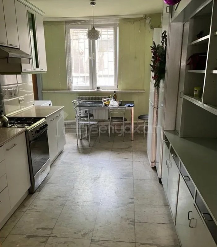 3 Սենյականոց Բնակարան Քարե Շենքում, 84քմ, 1/4 հարկ, Կոսմետիկ Վերանորոգված, Կահավորված