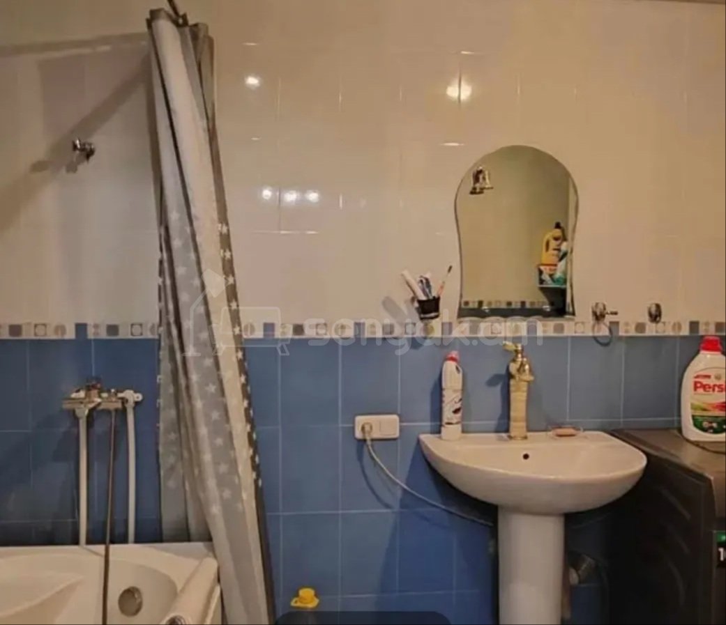 4 Սենյականոց Բնակարան, 102քմ, 3/3 հարկ, Կապիտալ Վերանորոգված, Մասամբ Կահավորված, Արևկող