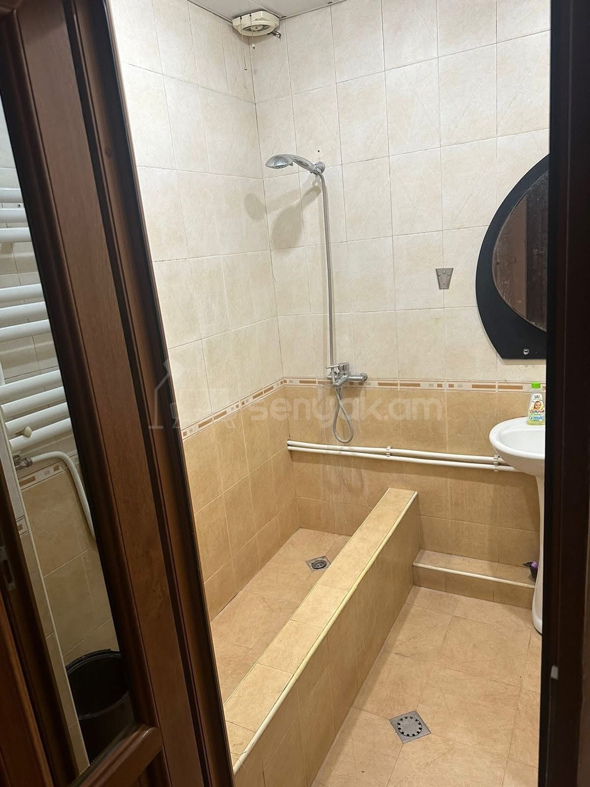 3 Սենյականոց Բնակարան, 75քմ, 3/9 հարկ, Կոսմետիկ Վերանորոգված, Կահավորված, Արևկող