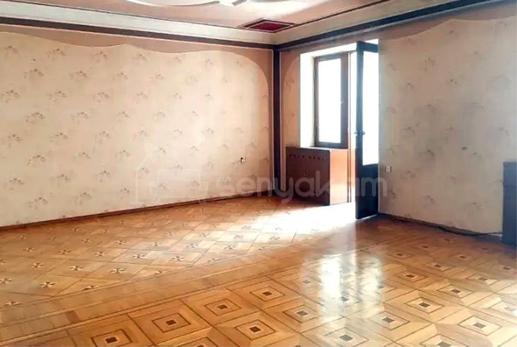 3 Սենյականոց Բնակարան Քարե Շենքում, 79քմ, 3/5 հարկ, Պետական Վիճակում