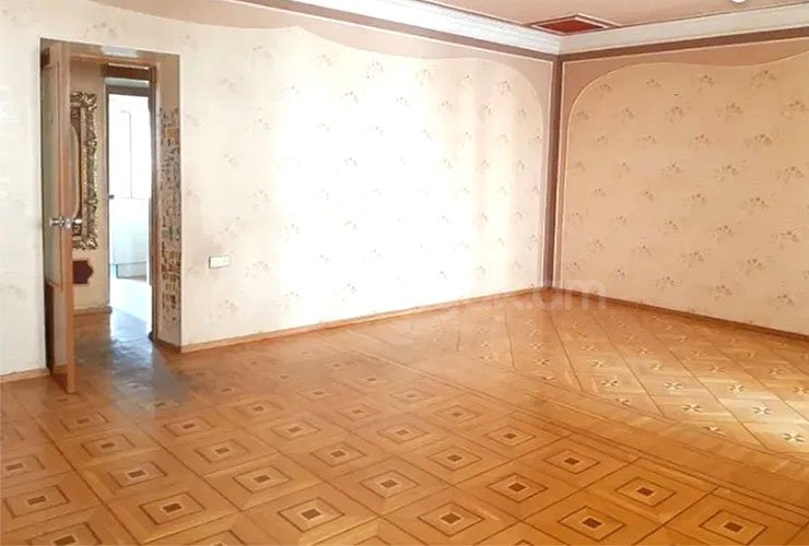 3 Սենյականոց Բնակարան Քարե Շենքում, 79քմ, 3/5 հարկ, Պետական Վիճակում