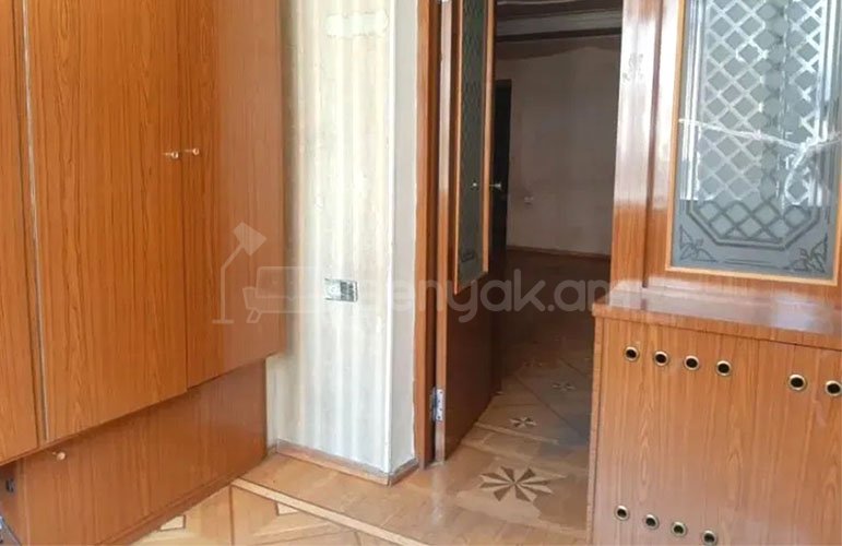 3 Սենյականոց Բնակարան Քարե Շենքում, 79քմ, 3/5 հարկ, Պետական Վիճակում