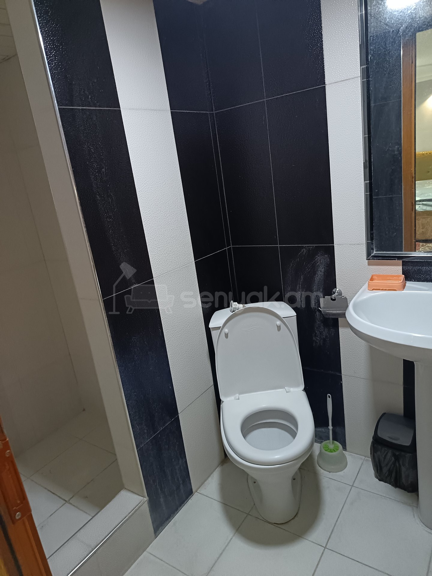 3 Սենյականոց Բնակարան, 90քմ, 1/2 հարկ, Կապիտալ Վերանորոգված