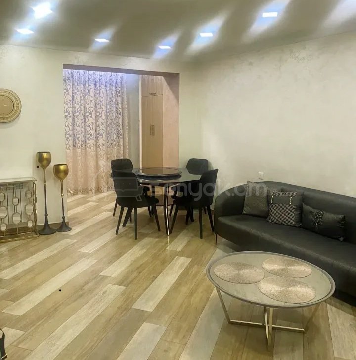 3 Սենյականոց Բնակարան Քարե Շենքում, 65քմ, 1/5 հարկ, Կապիտալ Վերանորոգված