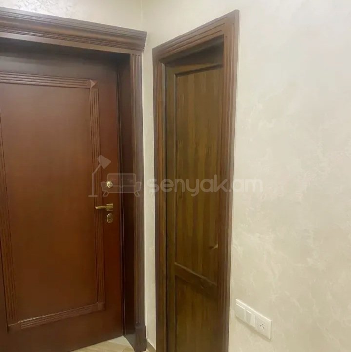 3 Սենյականոց Բնակարան Քարե Շենքում, 65քմ, 1/5 հարկ, Կապիտալ Վերանորոգված