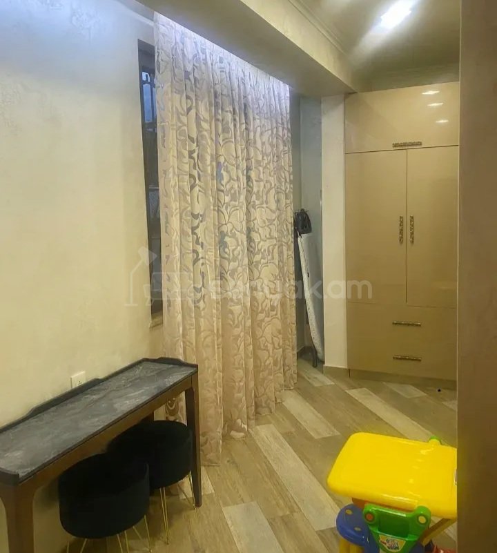 3 Սենյականոց Բնակարան Քարե Շենքում, 65քմ, 1/5 հարկ, Կապիտալ Վերանորոգված