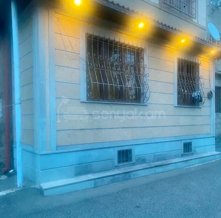 3 Սենյականոց Բնակարան Քարե Շենքում, 65քմ, 1/5 հարկ, Կապիտալ Վերանորոգված