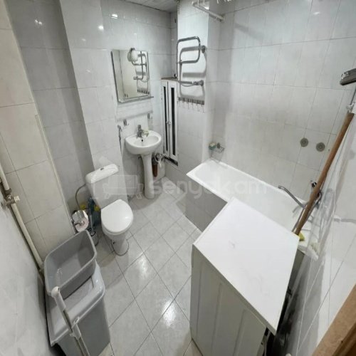 3 Սենյականոց Բնակարան Քարե Շենքում, 80քմ, 2/5 հարկ, Կապիտալ Վերանորոգված, Կահավորված, Արևկող
