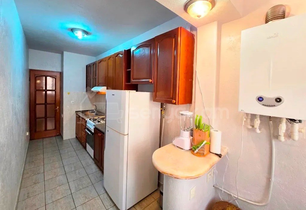 4 Սենյականոց Բնակարան Քարե Շենքում, 96քմ, 2/5 հարկ, Կապիտալ Վերանորոգված