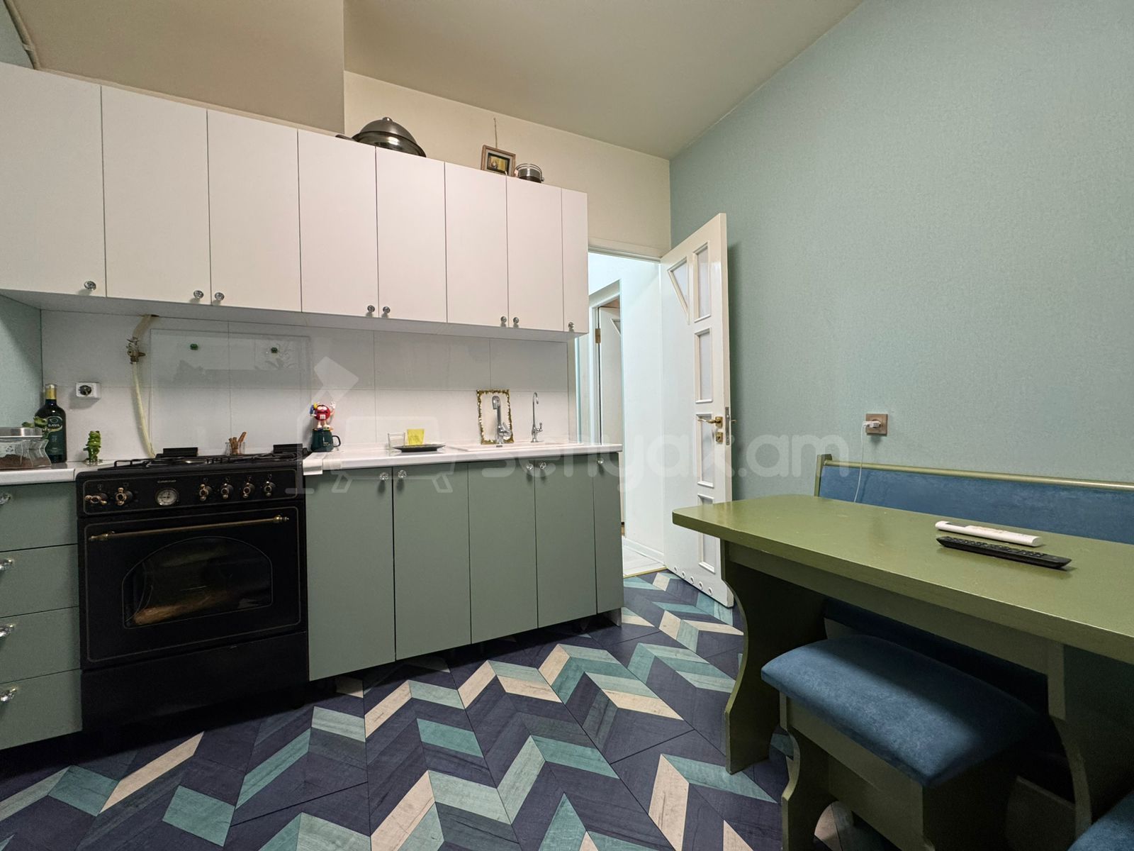 2 Սենյականոց Բնակարան Քարե Շենքում, 68քմ, 2/5 հարկ, Կապիտալ Վերանորոգված