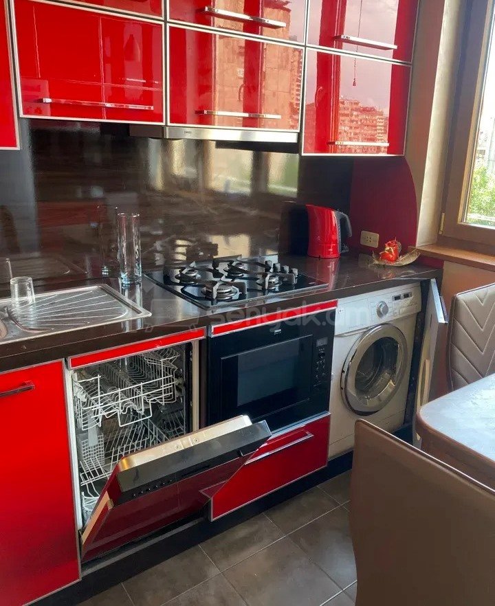 3 Սենյականոց Բնակարան, 70քմ, 7/10 հարկ, Կապիտալ Վերանորոգված